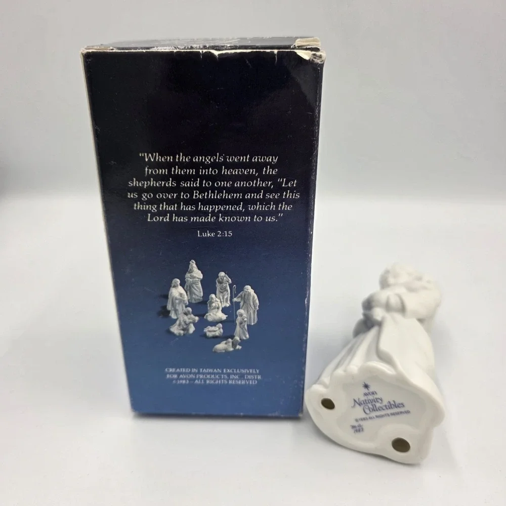 Avon‎ Nativity Collectibles The Shepherd Boy Lamb Porcelain Bisque Figurine 1983